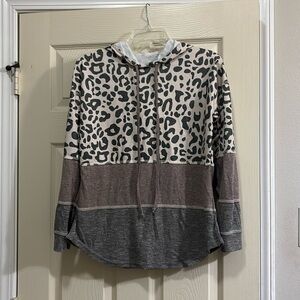 Women’s hoodie lightweight